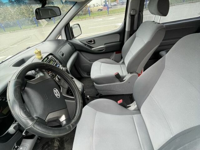 Синій Хендай Н1 (Старекс), об'ємом двигуна 2.5 л та пробігом 295 тис. км за 10400 $, фото 7 на Automoto.ua