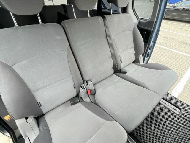 Синій Хендай Н1 (Старекс), об'ємом двигуна 2.5 л та пробігом 295 тис. км за 10400 $, фото 3 на Automoto.ua