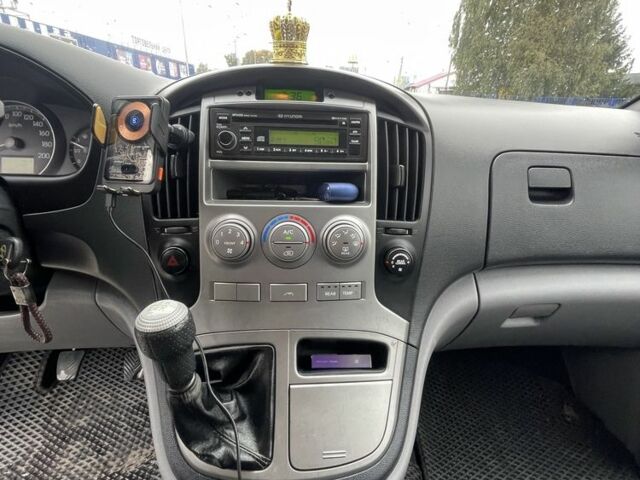 Синій Хендай Н1 (Старекс), об'ємом двигуна 2.5 л та пробігом 295 тис. км за 10400 $, фото 5 на Automoto.ua