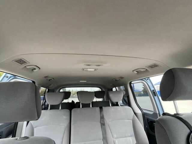 Синій Хендай Н1 (Старекс), об'ємом двигуна 2.5 л та пробігом 295 тис. км за 10400 $, фото 4 на Automoto.ua