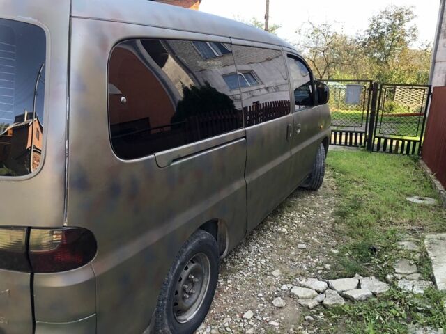 Зеленый Хендай Н1 (Старекс), объемом двигателя 2.5 л и пробегом 287 тыс. км за 4000 $, фото 5 на Automoto.ua