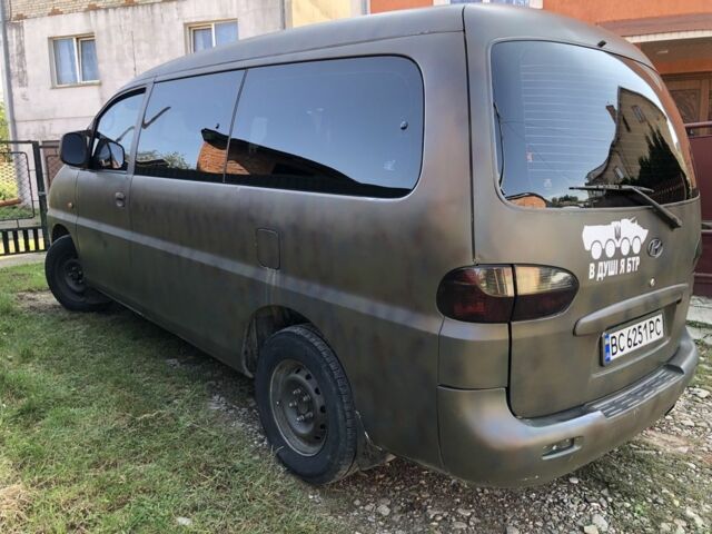 Зеленый Хендай Н1 (Старекс), объемом двигателя 2.5 л и пробегом 287 тыс. км за 4000 $, фото 6 на Automoto.ua