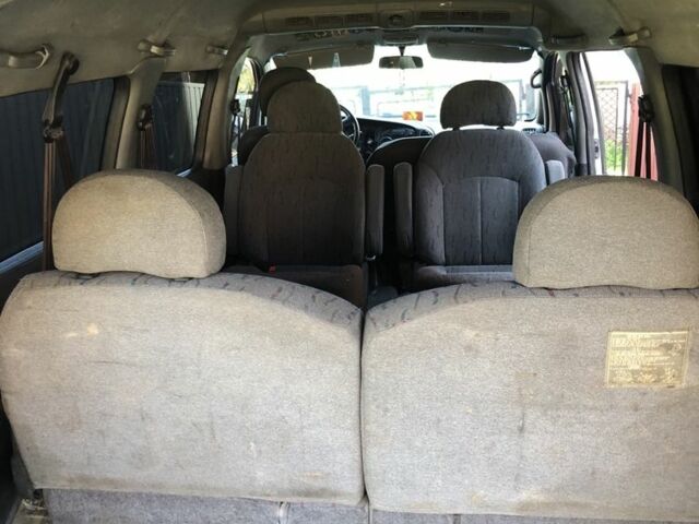 Зеленый Хендай Н1 (Старекс), объемом двигателя 2.5 л и пробегом 287 тыс. км за 4000 $, фото 4 на Automoto.ua