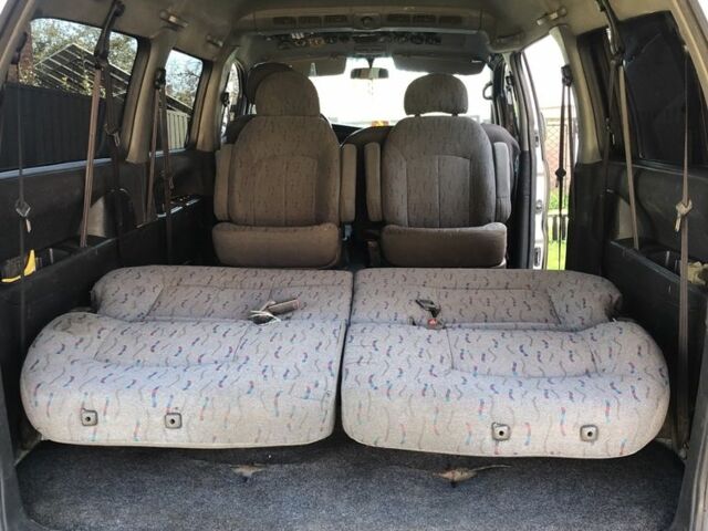 Зеленый Хендай Н1 (Старекс), объемом двигателя 2.5 л и пробегом 287 тыс. км за 4000 $, фото 3 на Automoto.ua