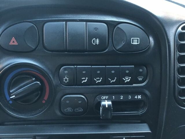 Зеленый Хендай Н1 (Старекс), объемом двигателя 2.5 л и пробегом 287 тыс. км за 4000 $, фото 16 на Automoto.ua