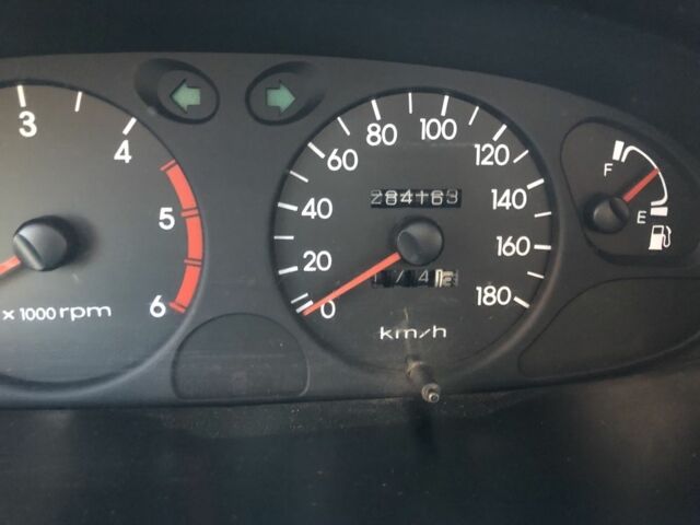 Зеленый Хендай Н1 (Старекс), объемом двигателя 2.5 л и пробегом 287 тыс. км за 4000 $, фото 7 на Automoto.ua