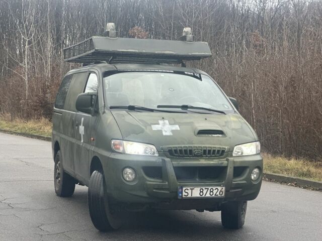 Зеленый Хендай Н1 (Старекс), объемом двигателя 2.5 л и пробегом 223 тыс. км за 4700 $, фото 2 на Automoto.ua