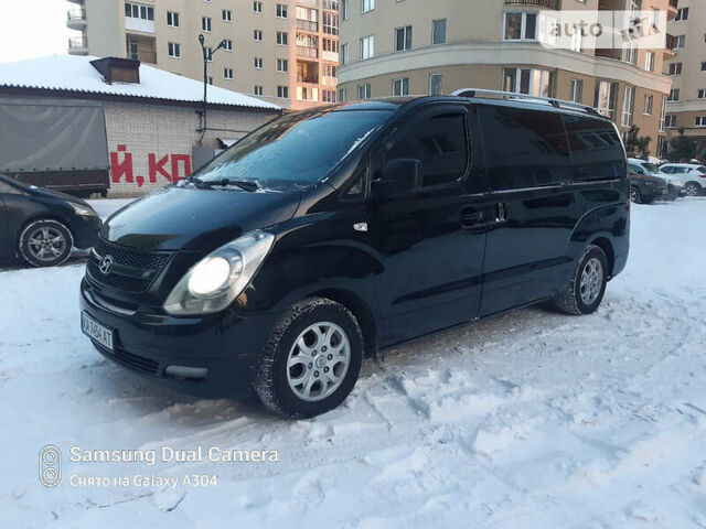 Чорний Хендай Н1 пас., об'ємом двигуна 2.5 л та пробігом 170 тис. км за 9299 $, фото 3 на Automoto.ua