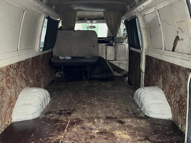Белый Хендай Н 100, объемом двигателя 2.5 л и пробегом 310 тыс. км за 1950 $, фото 12 на Automoto.ua