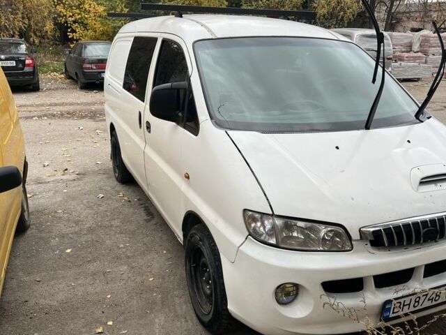 Белый Хендай Н 100, объемом двигателя 2.5 л и пробегом 300 тыс. км за 4000 $, фото 1 на Automoto.ua