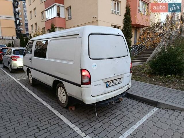 Белый Хендай Н 100, объемом двигателя 2.5 л и пробегом 250 тыс. км за 2499 $, фото 4 на Automoto.ua