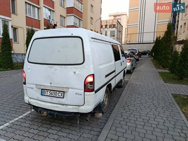 Белый Хендай Н 100, объемом двигателя 2.5 л и пробегом 250 тыс. км за 2499 $, фото 6 на Automoto.ua