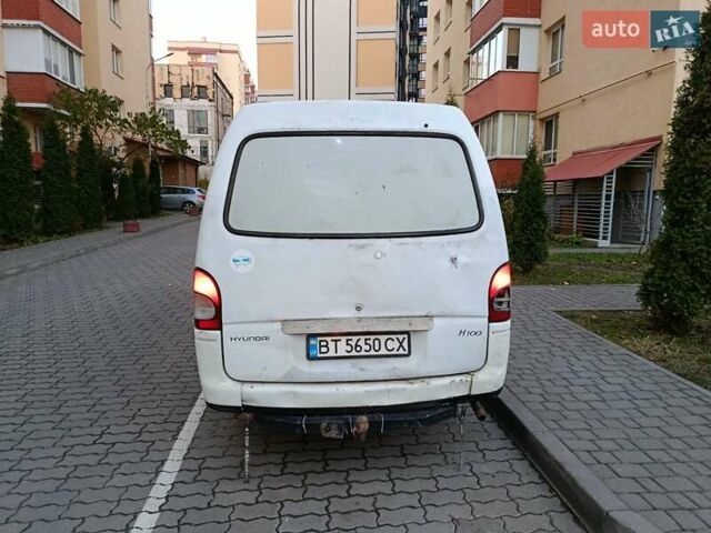 Белый Хендай Н 100, объемом двигателя 2.5 л и пробегом 250 тыс. км за 2499 $, фото 5 на Automoto.ua