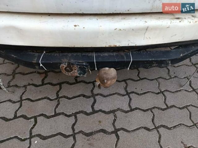 Белый Хендай Н 100, объемом двигателя 2.5 л и пробегом 250 тыс. км за 2499 $, фото 21 на Automoto.ua