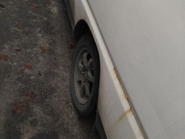 Білий Хендай Н 100, об'ємом двигуна 2.5 л та пробігом 400 тис. км за 1400 $, фото 4 на Automoto.ua