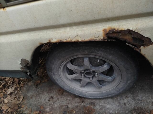 Білий Хендай Н 100, об'ємом двигуна 2.5 л та пробігом 400 тис. км за 1400 $, фото 7 на Automoto.ua