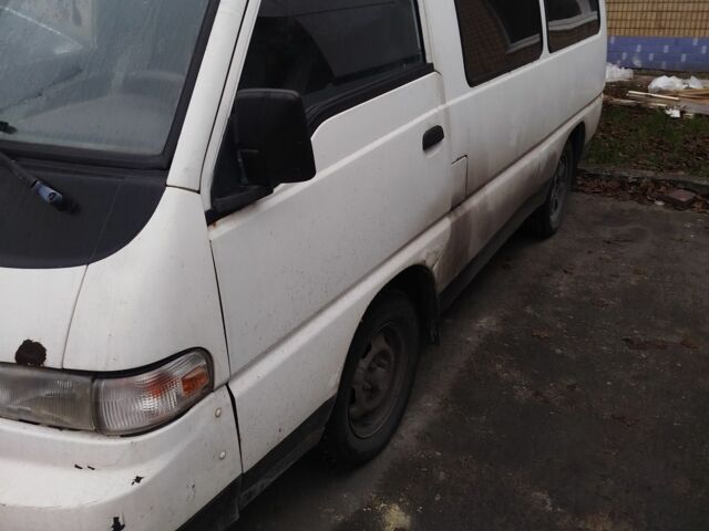 Білий Хендай Н 100, об'ємом двигуна 2.5 л та пробігом 400 тис. км за 1400 $, фото 1 на Automoto.ua