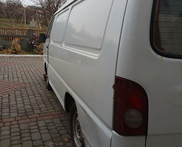 Белый Хендай Н 100, объемом двигателя 2.5 л и пробегом 270 тыс. км за 2500 $, фото 6 на Automoto.ua