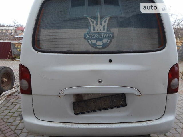 Белый Хендай Н 100, объемом двигателя 2.5 л и пробегом 270 тыс. км за 2500 $, фото 7 на Automoto.ua