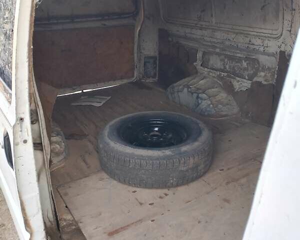 Белый Хендай Н 100, объемом двигателя 2.5 л и пробегом 222 тыс. км за 1300 $, фото 7 на Automoto.ua