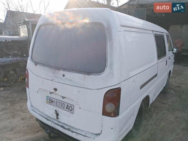 Белый Хендай Н 100, объемом двигателя 2.5 л и пробегом 222 тыс. км за 1300 $, фото 3 на Automoto.ua