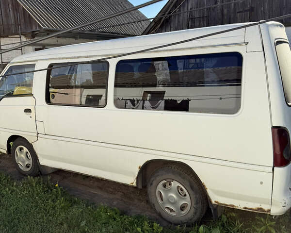 Белый Хендай Н 100, объемом двигателя 2.5 л и пробегом 220 тыс. км за 2300 $, фото 3 на Automoto.ua