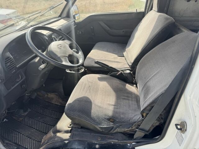 Білий Хендай Н 100, об'ємом двигуна 2.5 л та пробігом 300 тис. км за 650 $, фото 4 на Automoto.ua