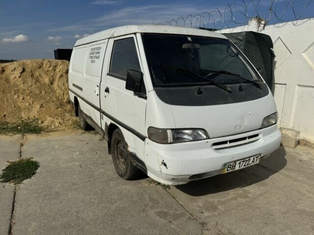 Білий Хендай Н 100, об'ємом двигуна 2.5 л та пробігом 300 тис. км за 650 $, фото 1 на Automoto.ua