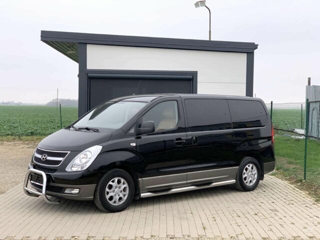 Черный Хендай Н 100, объемом двигателя 2.5 л и пробегом 231 тыс. км за 7100 $, фото 2 на Automoto.ua