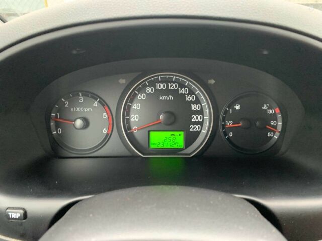 Черный Хендай Н 100, объемом двигателя 2.5 л и пробегом 231 тыс. км за 7100 $, фото 21 на Automoto.ua