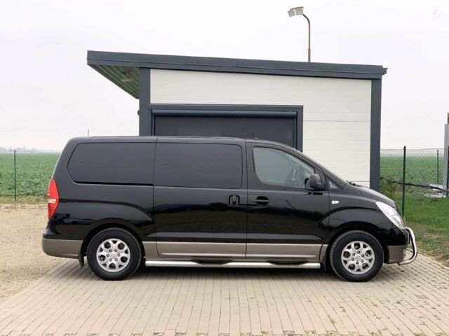 Черный Хендай Н 100, объемом двигателя 2.5 л и пробегом 231 тыс. км за 7100 $, фото 3 на Automoto.ua