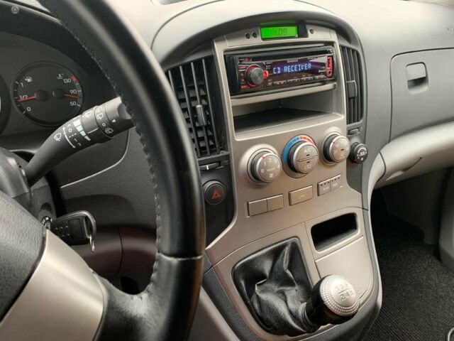 Черный Хендай Н 100, объемом двигателя 2.5 л и пробегом 231 тыс. км за 7100 $, фото 17 на Automoto.ua