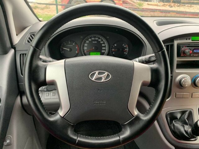 Черный Хендай Н 100, объемом двигателя 2.5 л и пробегом 231 тыс. км за 7100 $, фото 8 на Automoto.ua