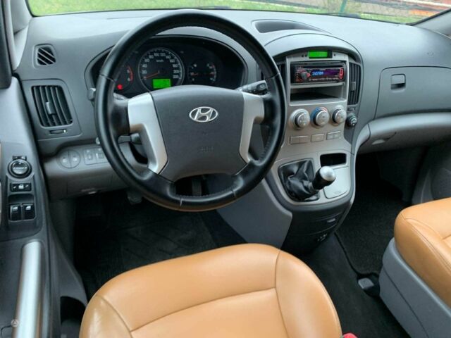 Черный Хендай Н 100, объемом двигателя 2.5 л и пробегом 231 тыс. км за 7100 $, фото 9 на Automoto.ua