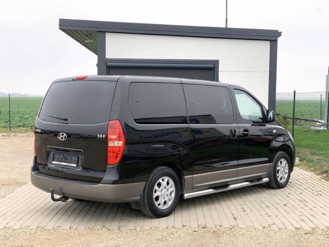 Черный Хендай Н 100, объемом двигателя 2.5 л и пробегом 231 тыс. км за 7100 $, фото 6 на Automoto.ua