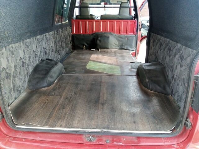 Красный Хендай Н 100, объемом двигателя 2.5 л и пробегом 187 тыс. км за 3000 $, фото 7 на Automoto.ua