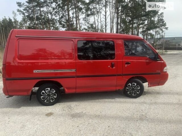 Красный Хендай Н 100, объемом двигателя 2.5 л и пробегом 187 тыс. км за 3000 $, фото 1 на Automoto.ua