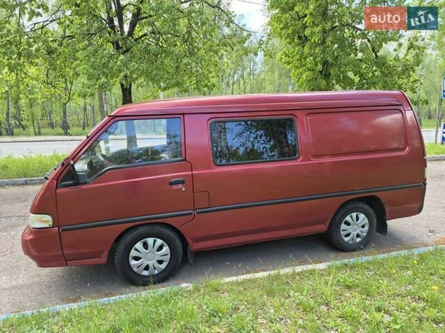 Красный Хендай Н 100, объемом двигателя 2.5 л и пробегом 319 тыс. км за 3500 $, фото 10 на Automoto.ua