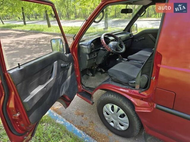 Красный Хендай Н 100, объемом двигателя 2.5 л и пробегом 319 тыс. км за 3500 $, фото 20 на Automoto.ua
