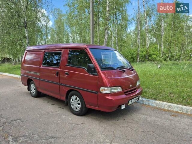 Красный Хендай Н 100, объемом двигателя 2.5 л и пробегом 319 тыс. км за 3500 $, фото 1 на Automoto.ua