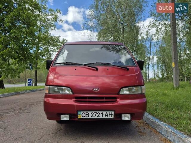 Красный Хендай Н 100, объемом двигателя 2.5 л и пробегом 319 тыс. км за 3500 $, фото 8 на Automoto.ua