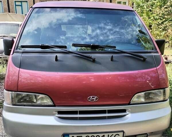 Красный Хендай Н 100, объемом двигателя 2.4 л и пробегом 470 тыс. км за 2699 $, фото 5 на Automoto.ua