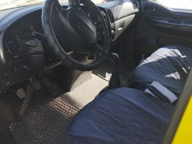 Жовтий Хендай Н 100, об'ємом двигуна 2.5 л та пробігом 362 тис. км за 4100 $, фото 16 на Automoto.ua