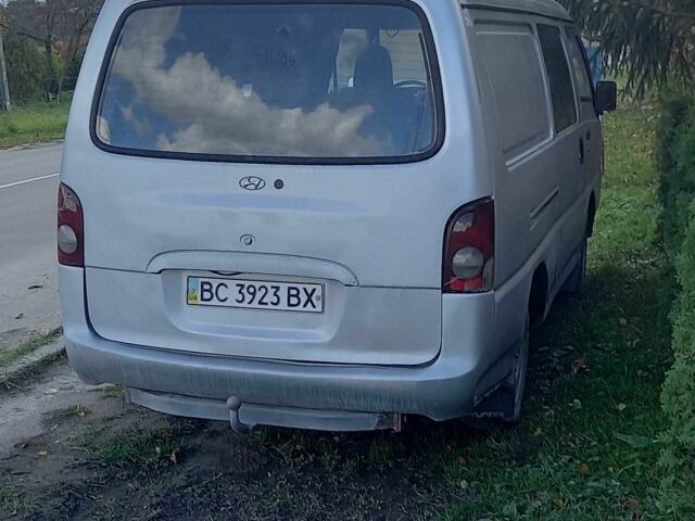 Серый Хендай Н 100, объемом двигателя 2.5 л и пробегом 380 тыс. км за 2100 $, фото 1 на Automoto.ua