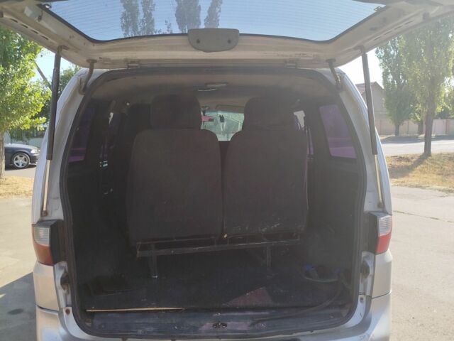 Серый Хендай Н 100, объемом двигателя 2.5 л и пробегом 480 тыс. км за 4000 $, фото 5 на Automoto.ua