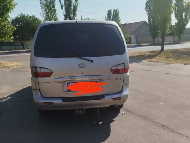 Серый Хендай Н 100, объемом двигателя 2.5 л и пробегом 480 тыс. км за 4000 $, фото 4 на Automoto.ua