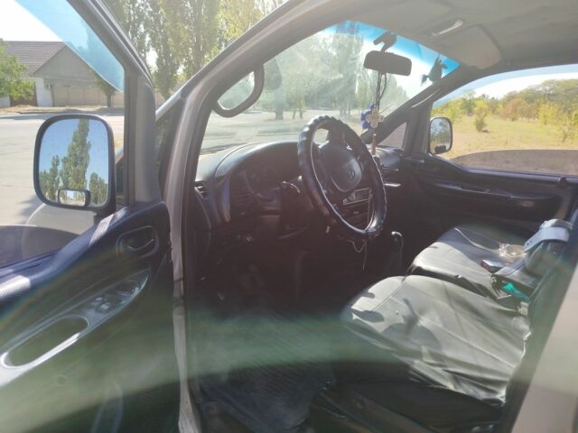 Серый Хендай Н 100, объемом двигателя 2.5 л и пробегом 480 тыс. км за 4000 $, фото 2 на Automoto.ua