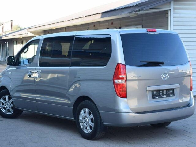 Серый Хендай Н 100, объемом двигателя 2.5 л и пробегом 194 тыс. км за 8900 $, фото 5 на Automoto.ua