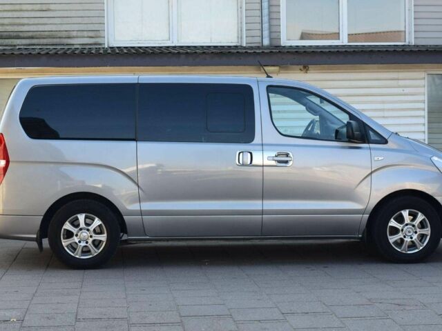 Серый Хендай Н 100, объемом двигателя 2.5 л и пробегом 194 тыс. км за 8900 $, фото 3 на Automoto.ua