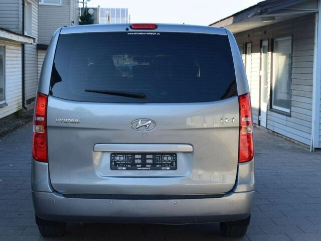 Серый Хендай Н 100, объемом двигателя 2.5 л и пробегом 194 тыс. км за 8900 $, фото 4 на Automoto.ua